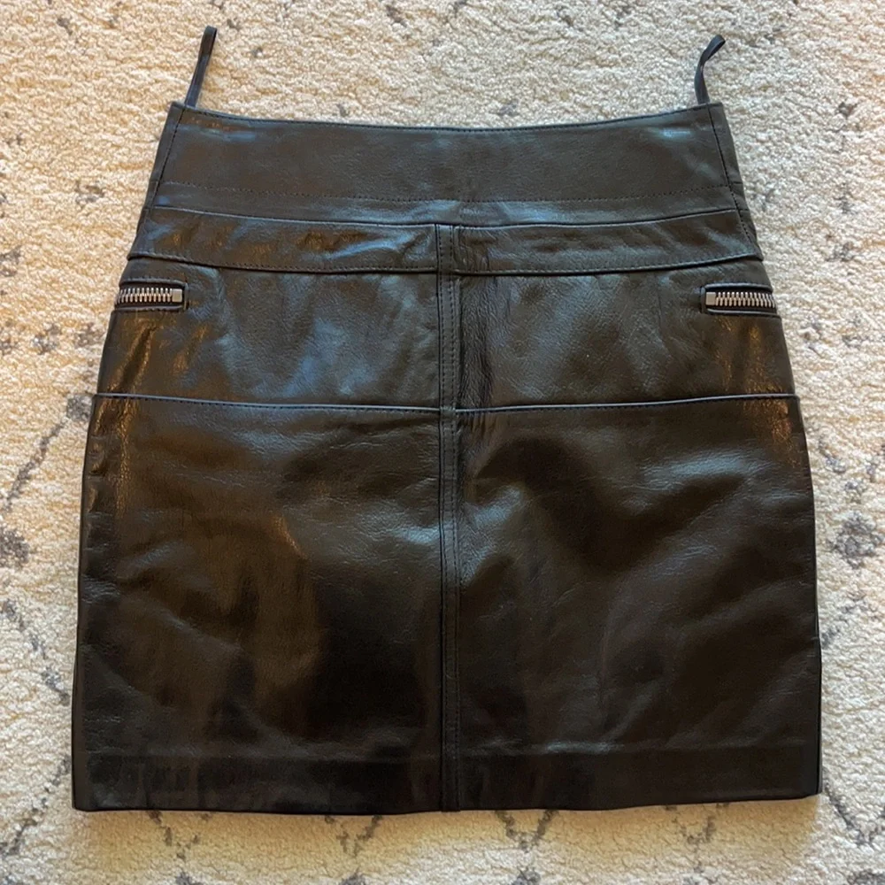 Alexander McQueen Zippered Leather Skirt - Picture 2 of 6